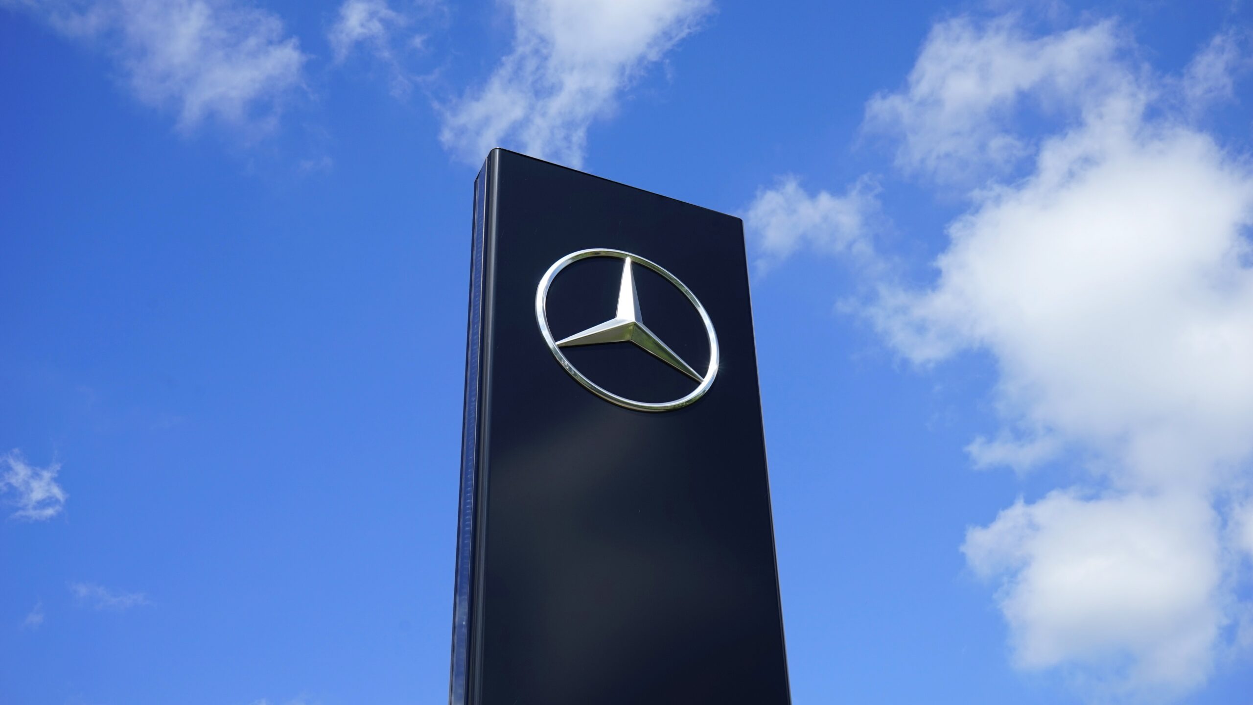 Mercedes Benz Logo