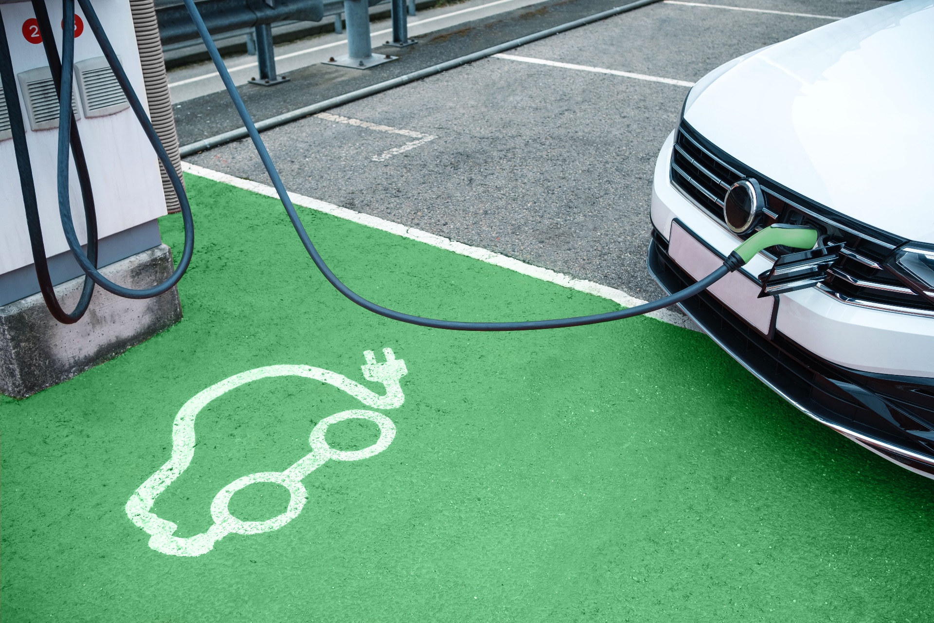 The Pros & Cons of Leasing an Electric Car